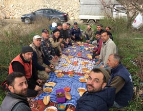 Narlıdere Köyü’nde Budama Devam Ediyor